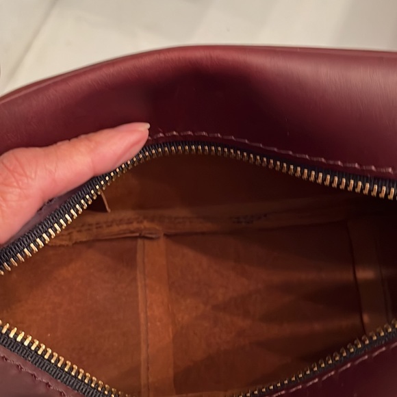 Gent’s leather Dopp Kit . - Picture 6 of 9